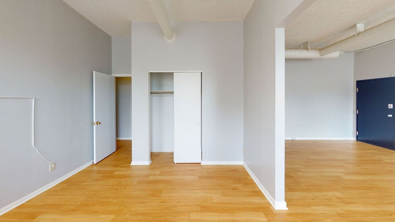 1506 William Howard Taft Rd #4 - Photo 4 of 7