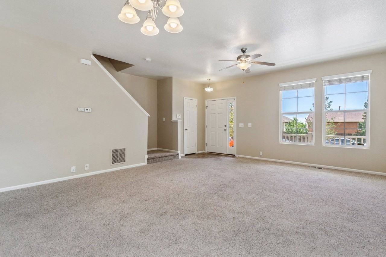 2704 Stonecrop Ridge Grv - Photo 5 of 28