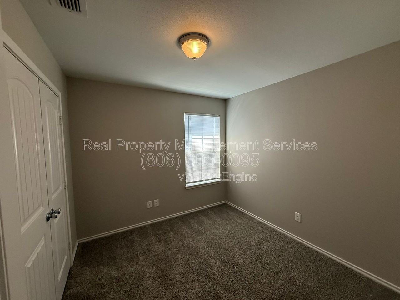 8912 Avenue T - Photo 7 of 10