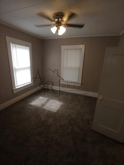 103 W Mead St - Photo 2 of 8