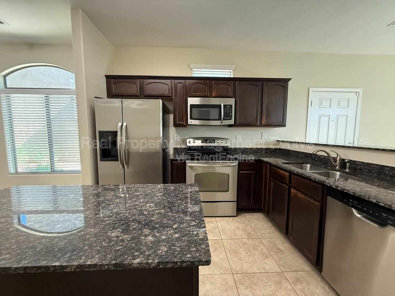 2725 E Mine Creek Rd #1151 - Photo 6 of 28