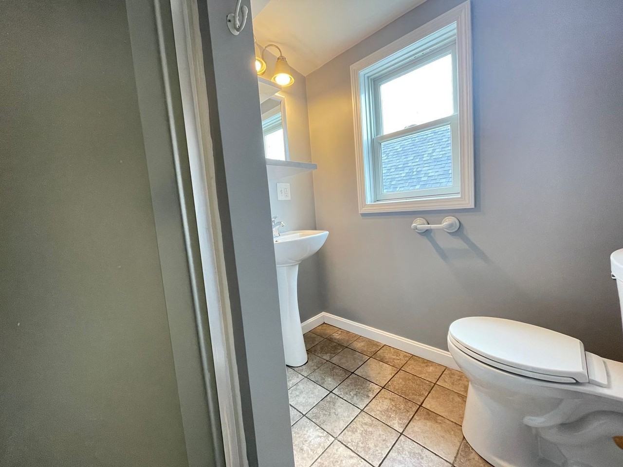 37 Grove St #4 - Photo 6 of 10