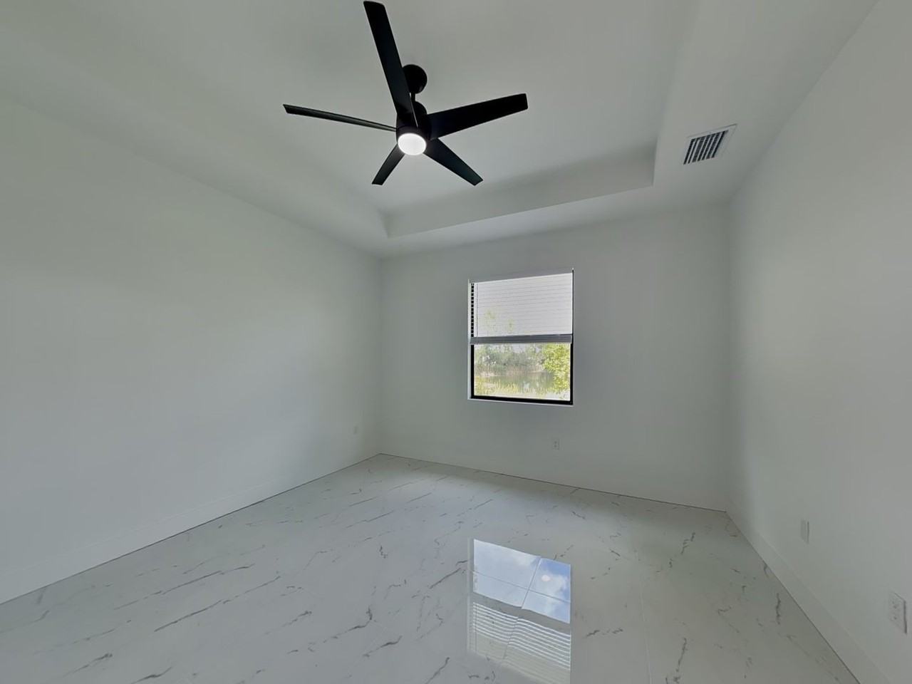 4224 Ne 22nd Pl - Photo 7 of 32