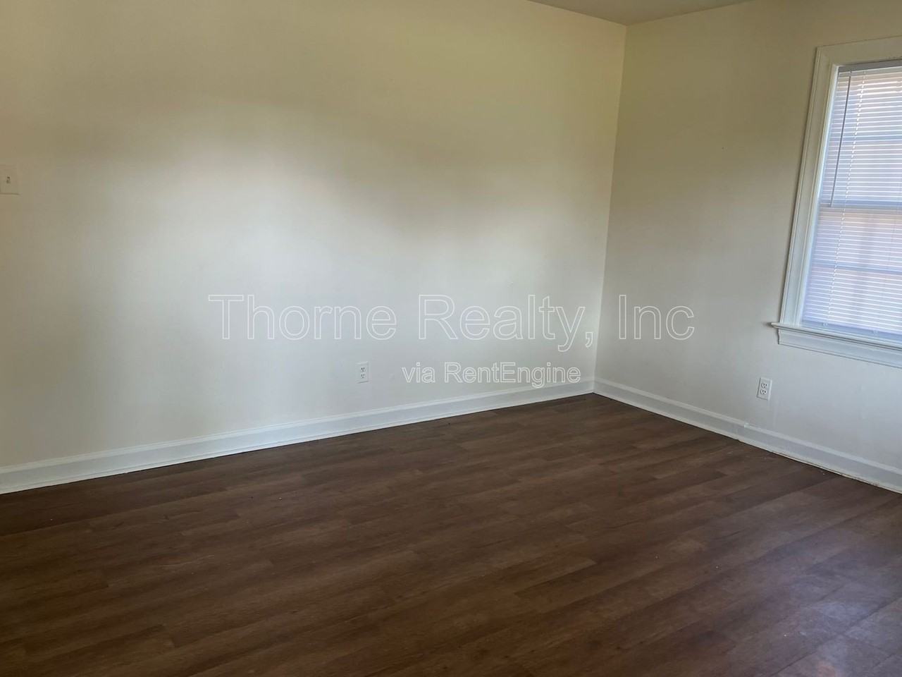 501 Nelson St - Photo 2 of 10