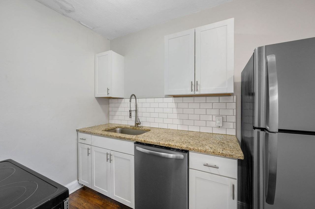 4300 Erie Ave #7 - Photo 2 of 9