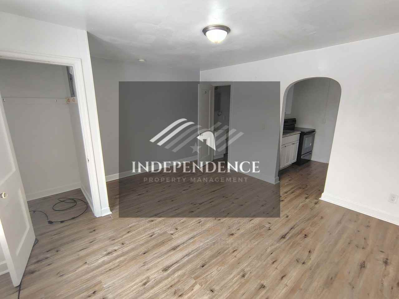 408 N Wayne St #13 - Photo 3 of 10