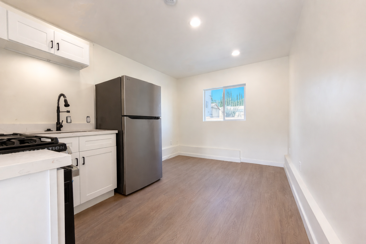 6817-6819 N. Figueroa St. - Photo 2 of 4