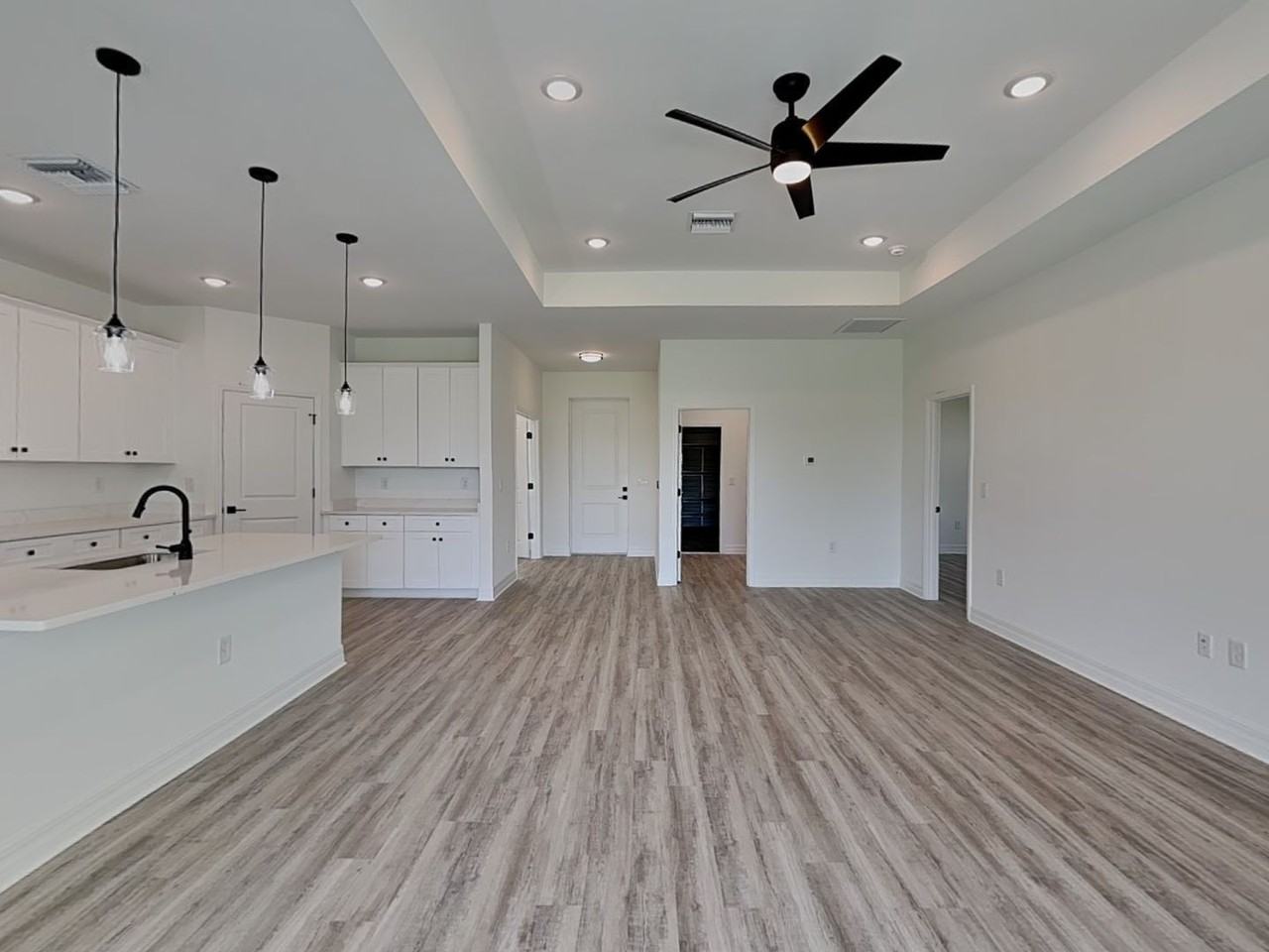 25245 Delgado Dr - Photo 3 of 19