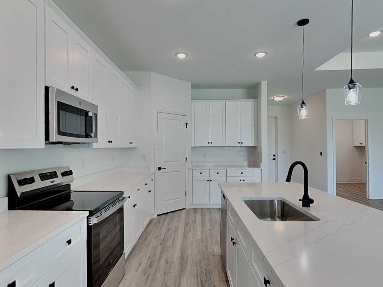 25245 Delgado Dr - Photo 5 of 19