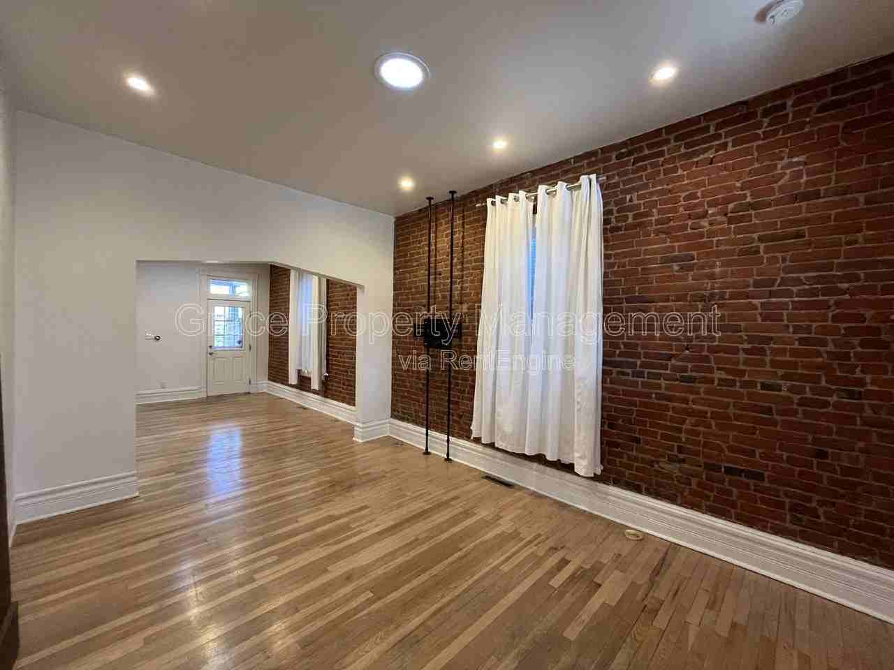 220 N Sherman St - Photo 4 of 20