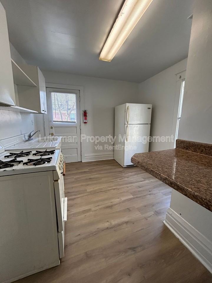 1324 S Westnedge Ave #4 - Photo 2 of 6