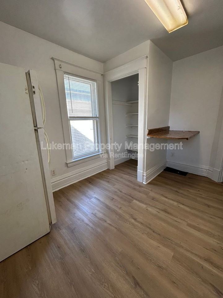 1324 S Westnedge Ave #4 - Photo 5 of 6