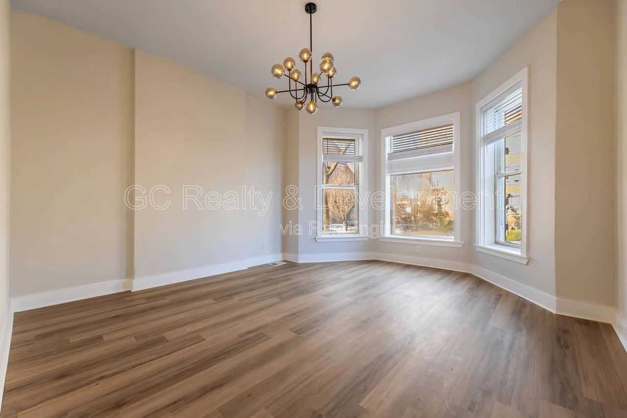 4241 S Calumet Ave #1 - Photo 6 of 19