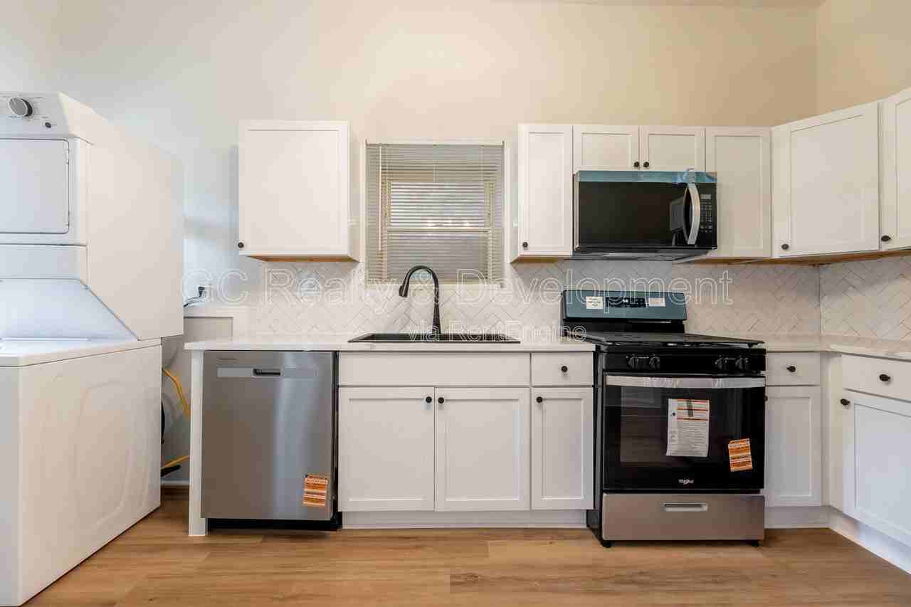 4241 S Calumet Ave #1 - Photo 3 of 19