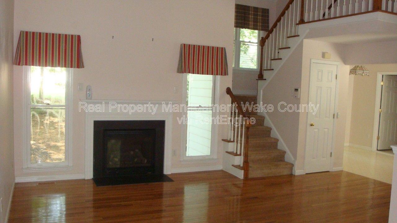 2912 Isabella Dr - Photo 2 of 16