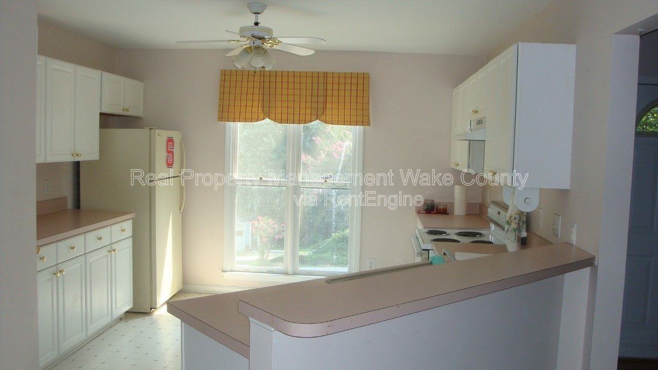 2912 Isabella Dr - Photo 3 of 16