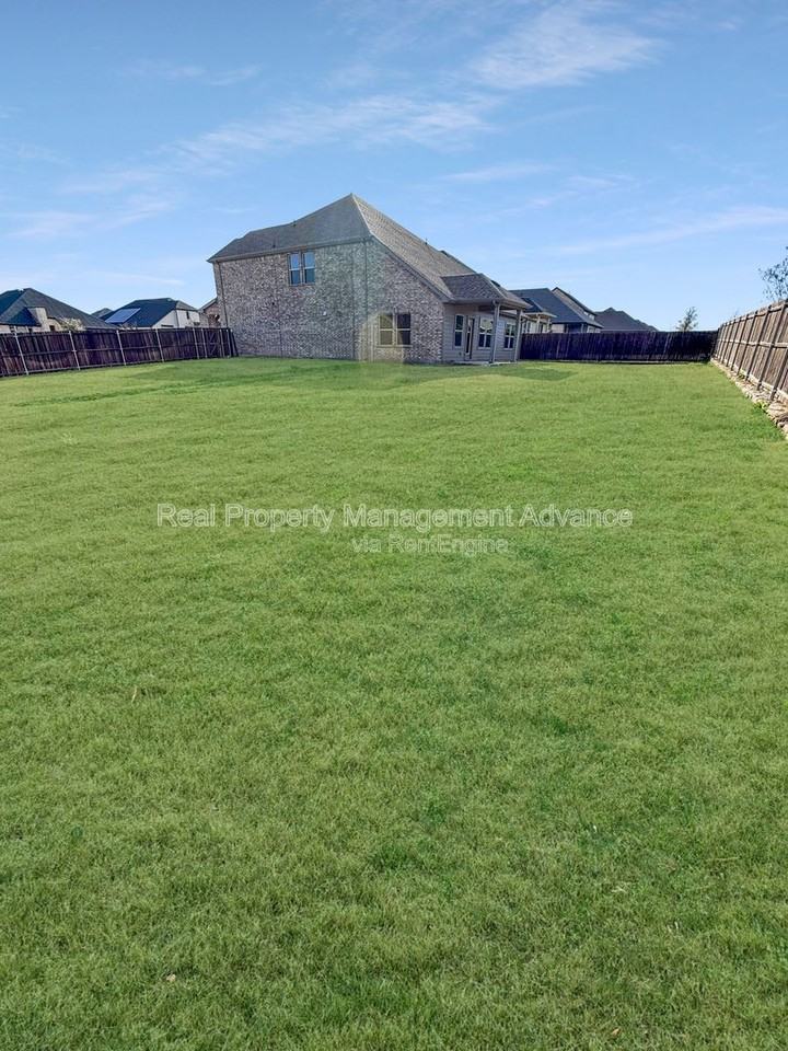 452 Morning Dew Ln - Photo 4 of 29