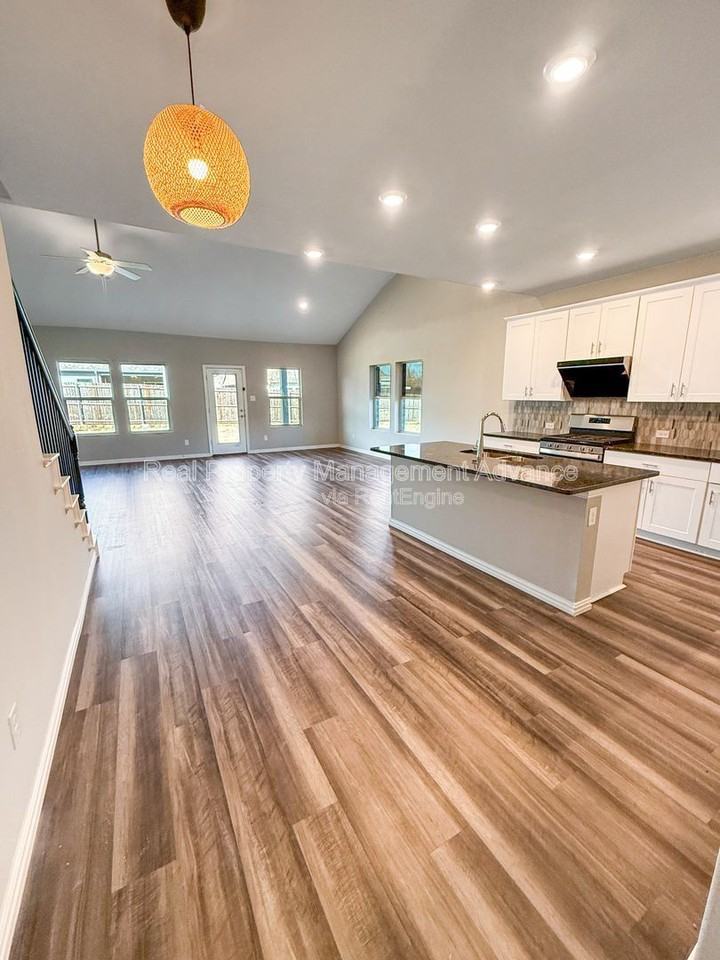 452 Morning Dew Ln - Photo 6 of 29