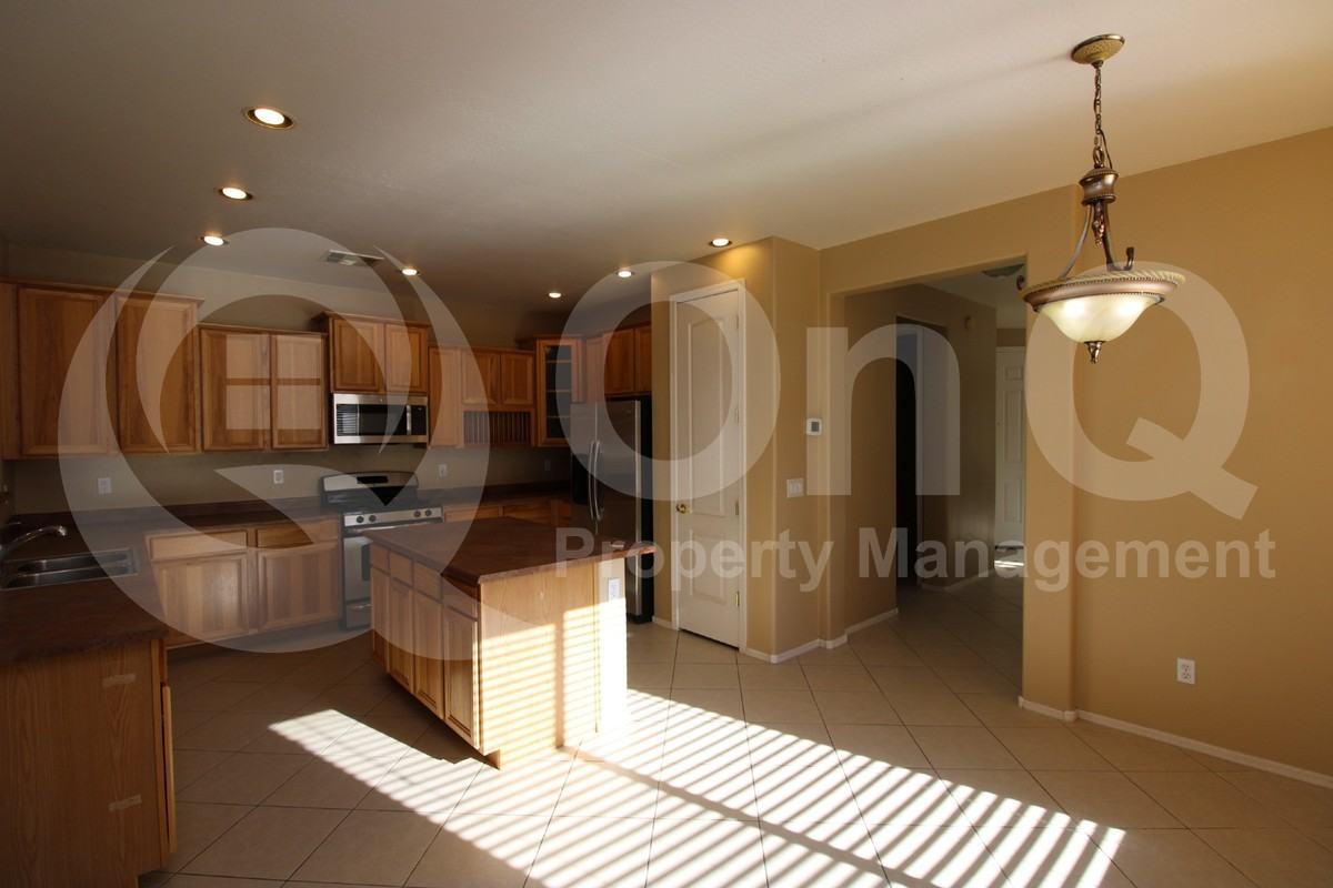 3956 E Geronimo St - Photo 5 of 21