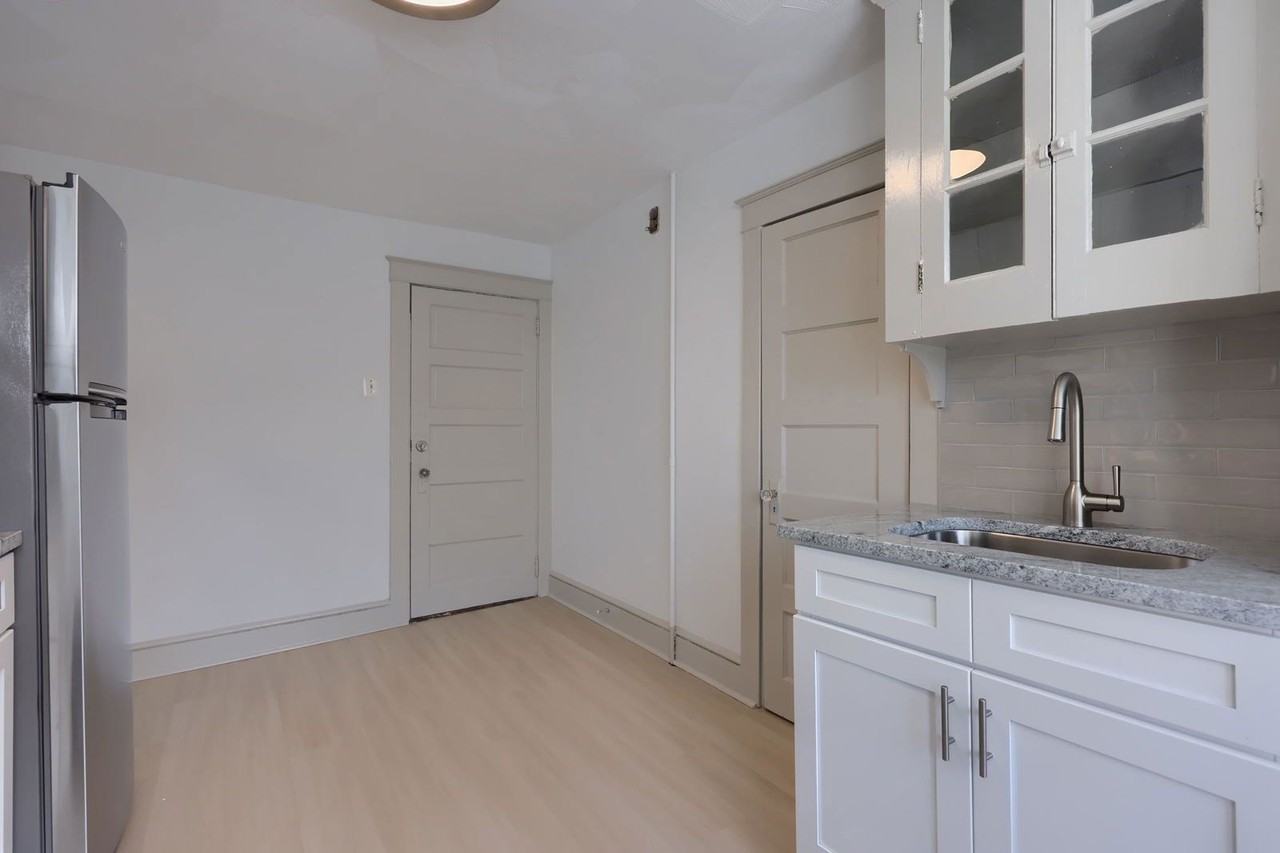 40 W James St #2 - Photo 2 of 7