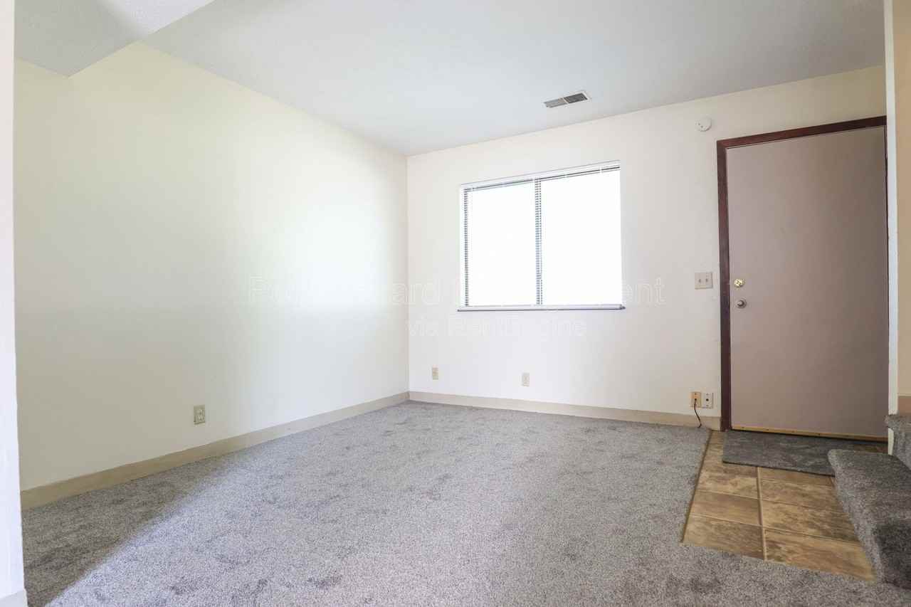 3004 S 68th Ct - Photo 7 of 19