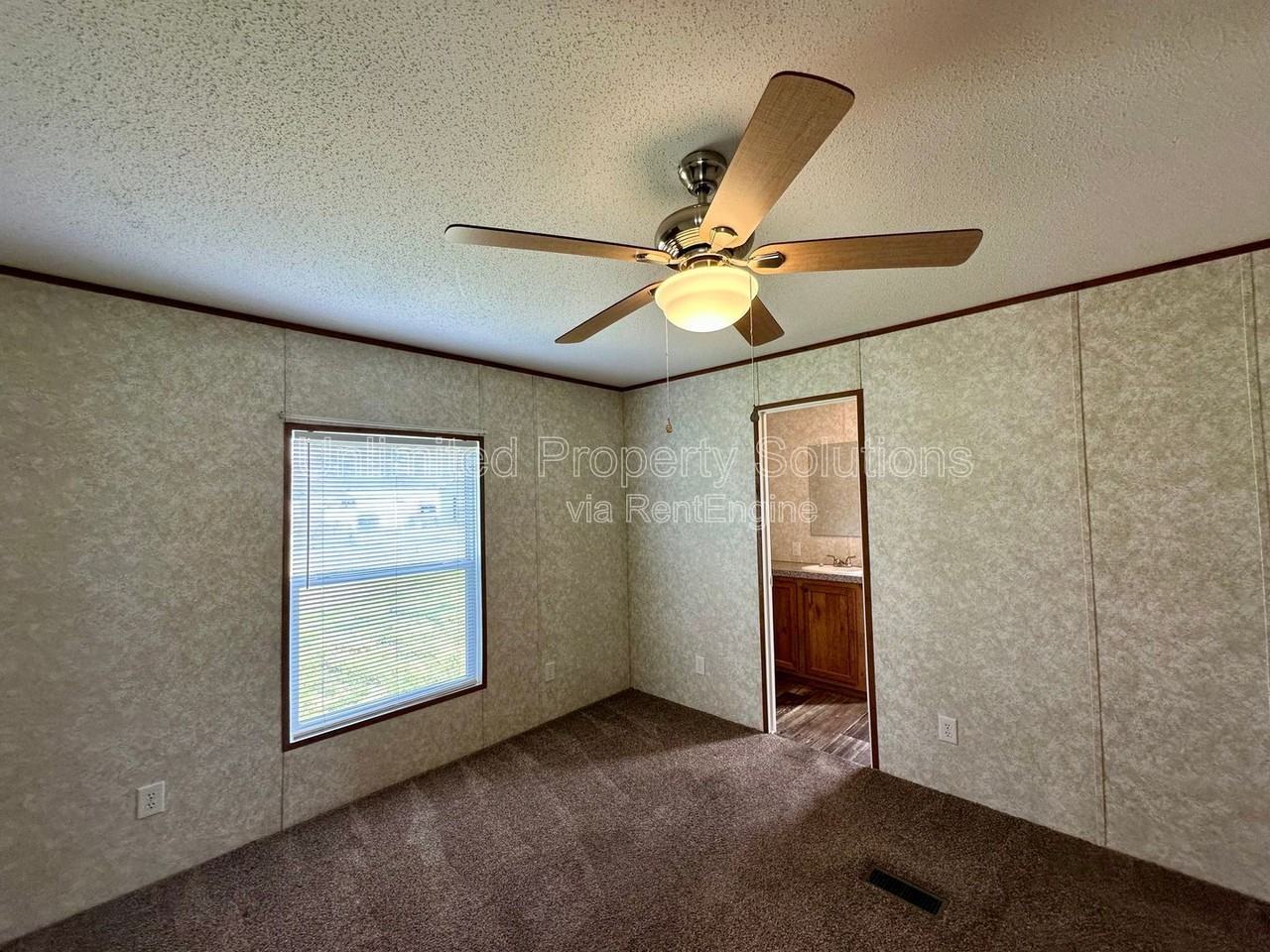 9465 Sarah Ln Ne - Photo 6 of 16