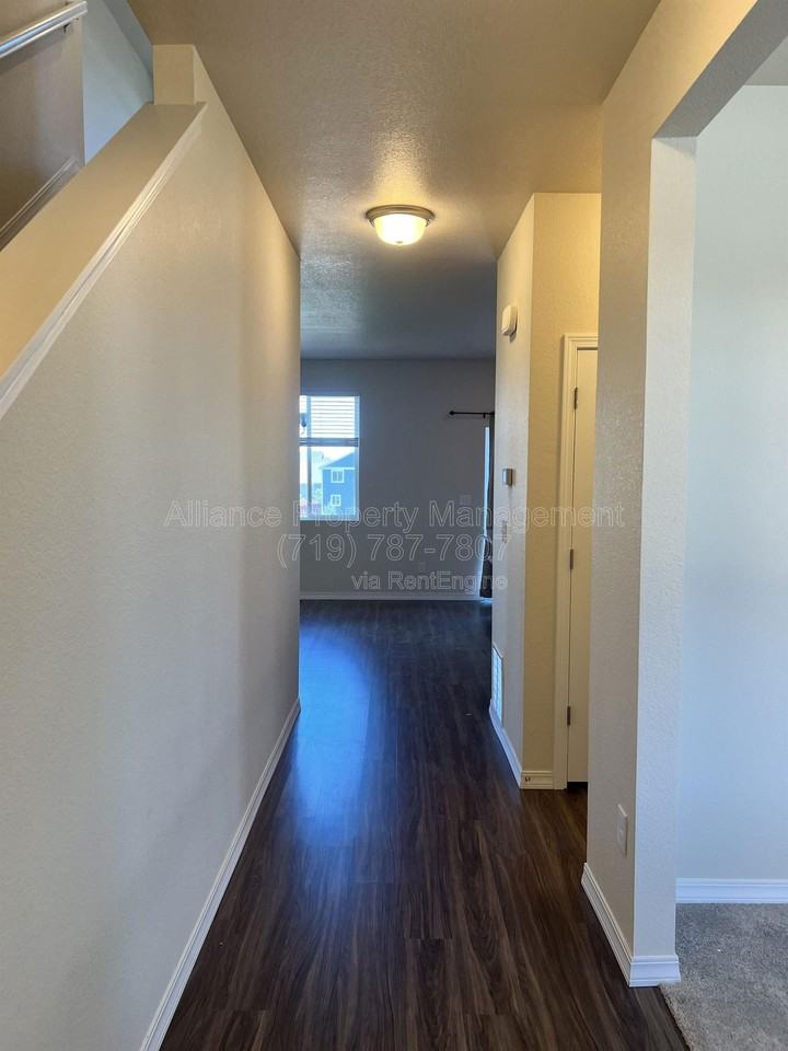 10051 Ledgestone Ter - Photo 2 of 39