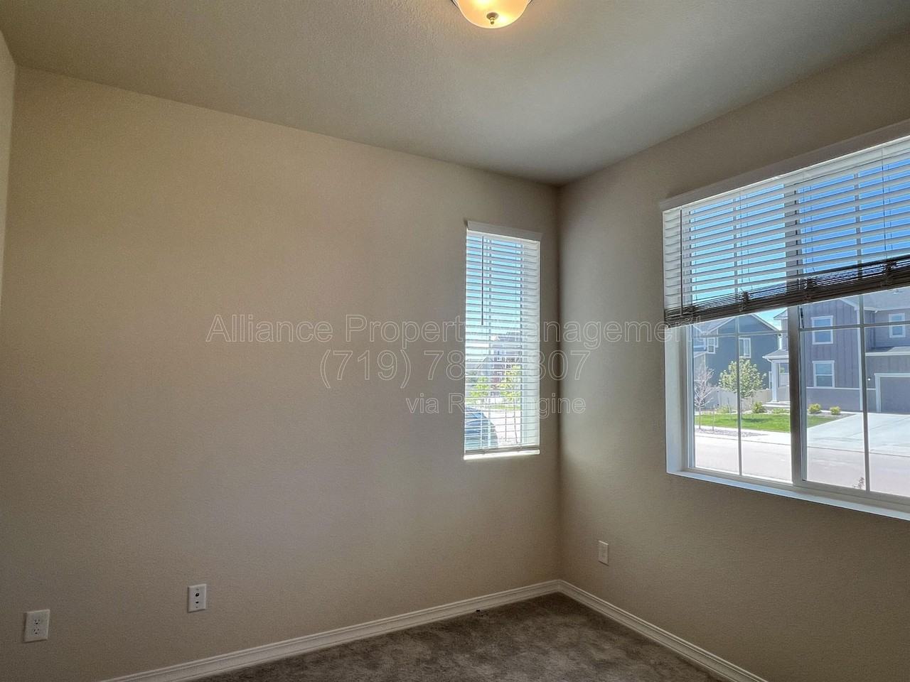 10051 Ledgestone Ter - Photo 3 of 39