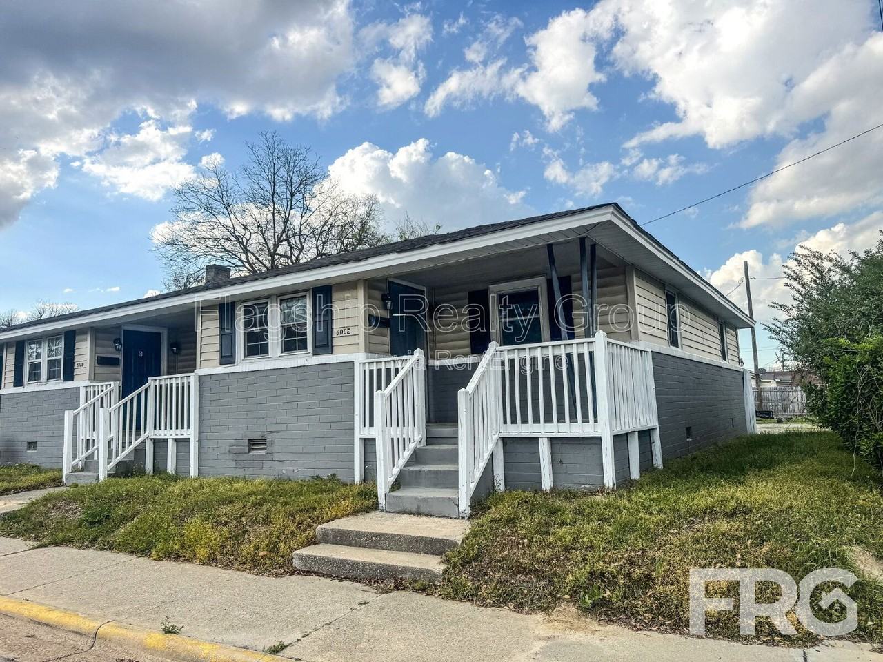 600 Howell St #E - Photo 3 of 40