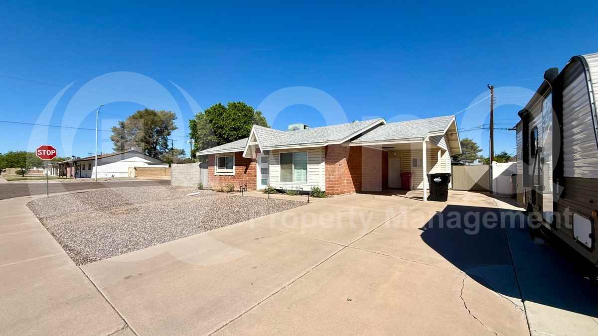 8602 E Sheridan St - Photo 4 of 24