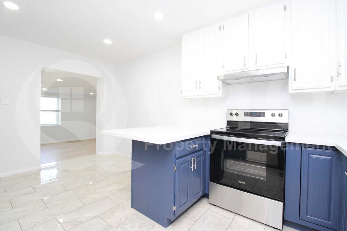 8602 E Sheridan St - Photo 7 of 24