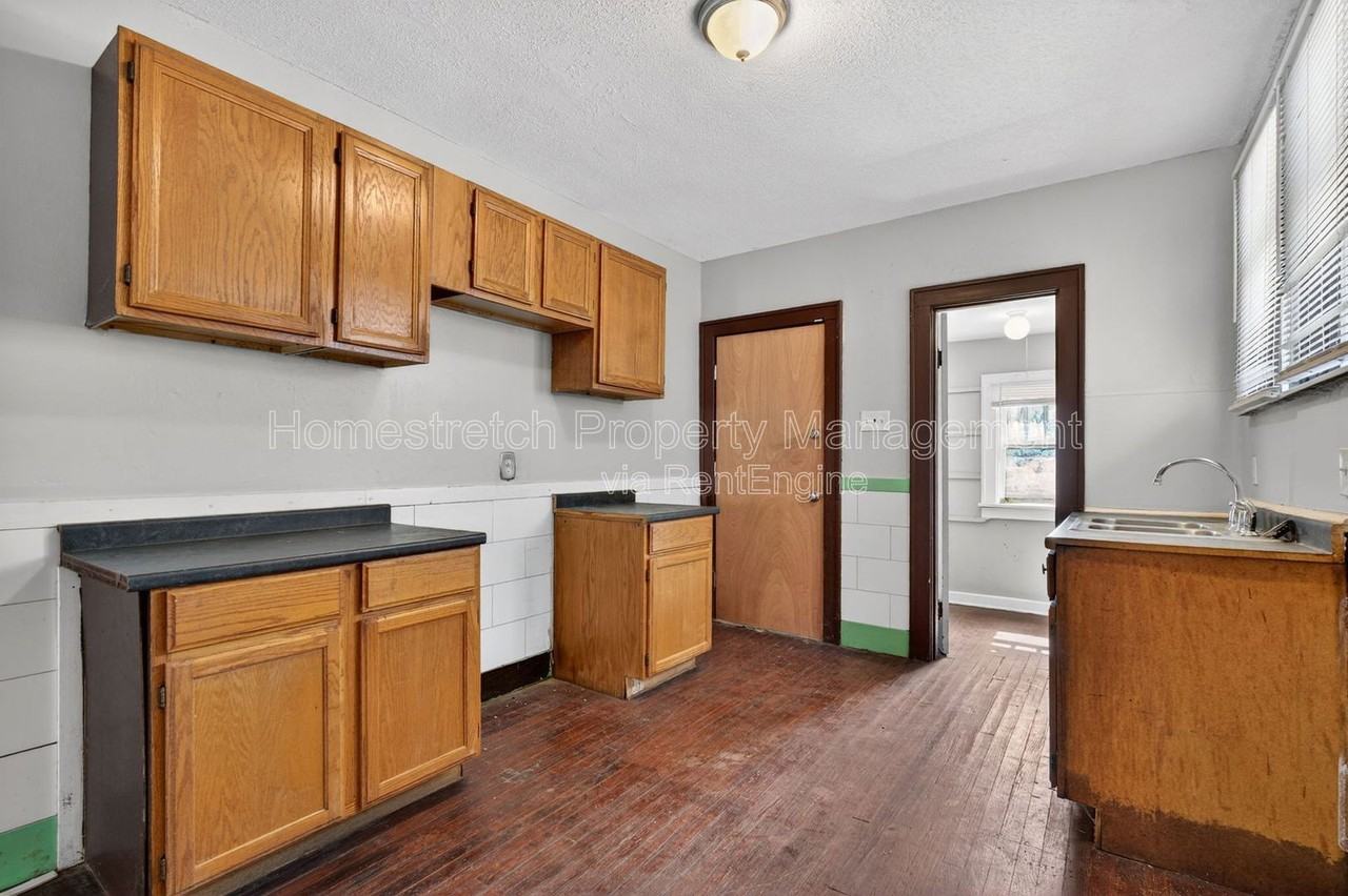 5944 Thekla Ave - Photo 5 of 27