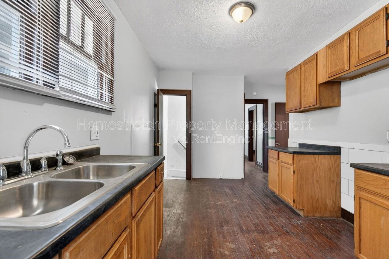 5944 Thekla Ave - Photo 7 of 27