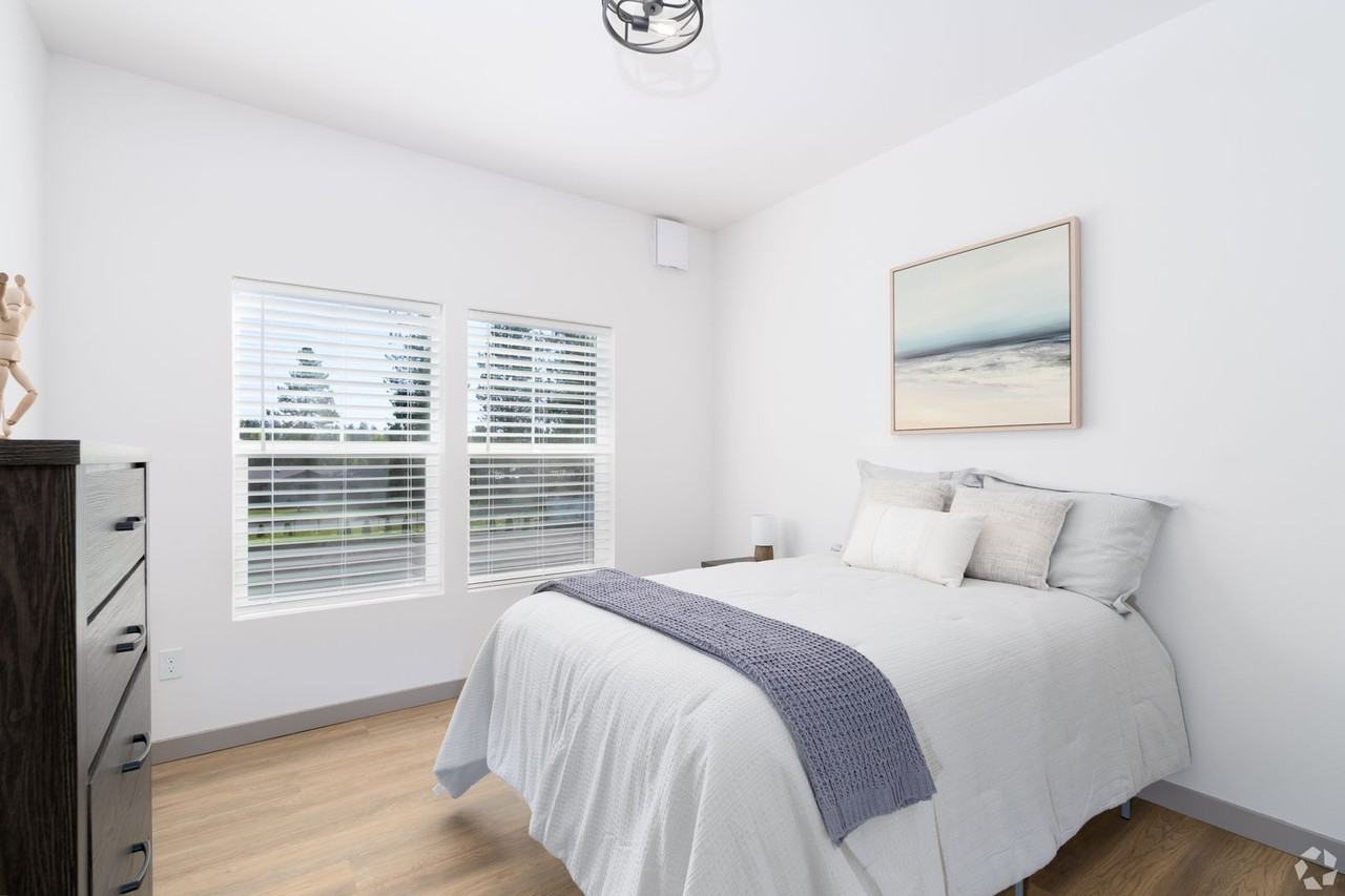 102 E Farwell Rd #309 - Photo 3 of 7