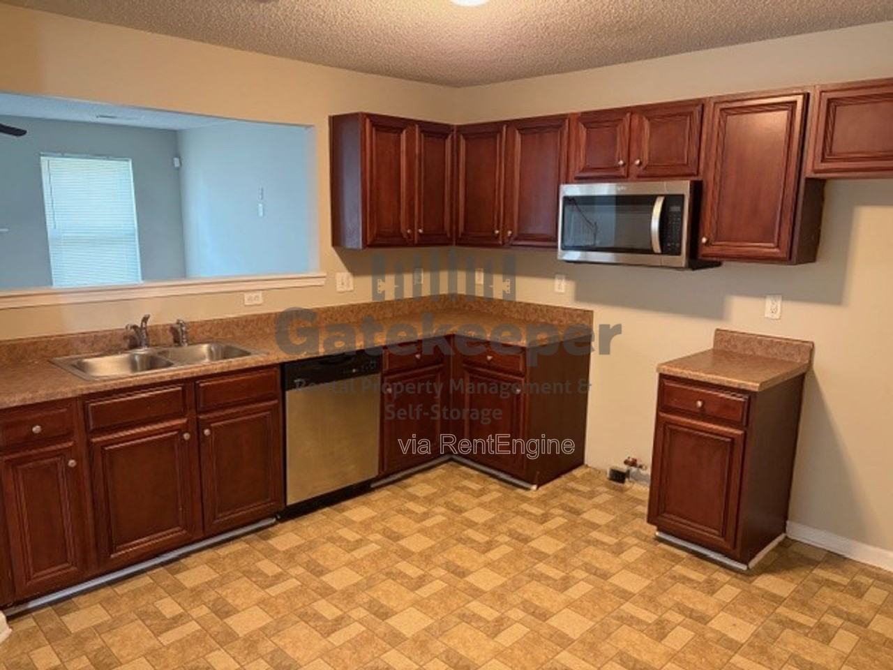 8882 Seneca Rd - Photo 3 of 19