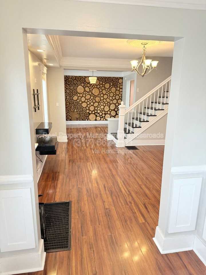 1135 Spann Ave - Photo 5 of 40