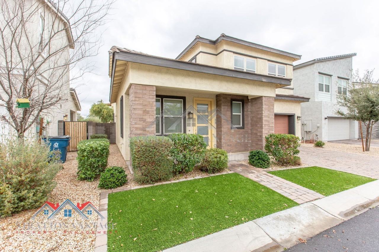 2095 S Saguaro Dr - Photo 2 of 47