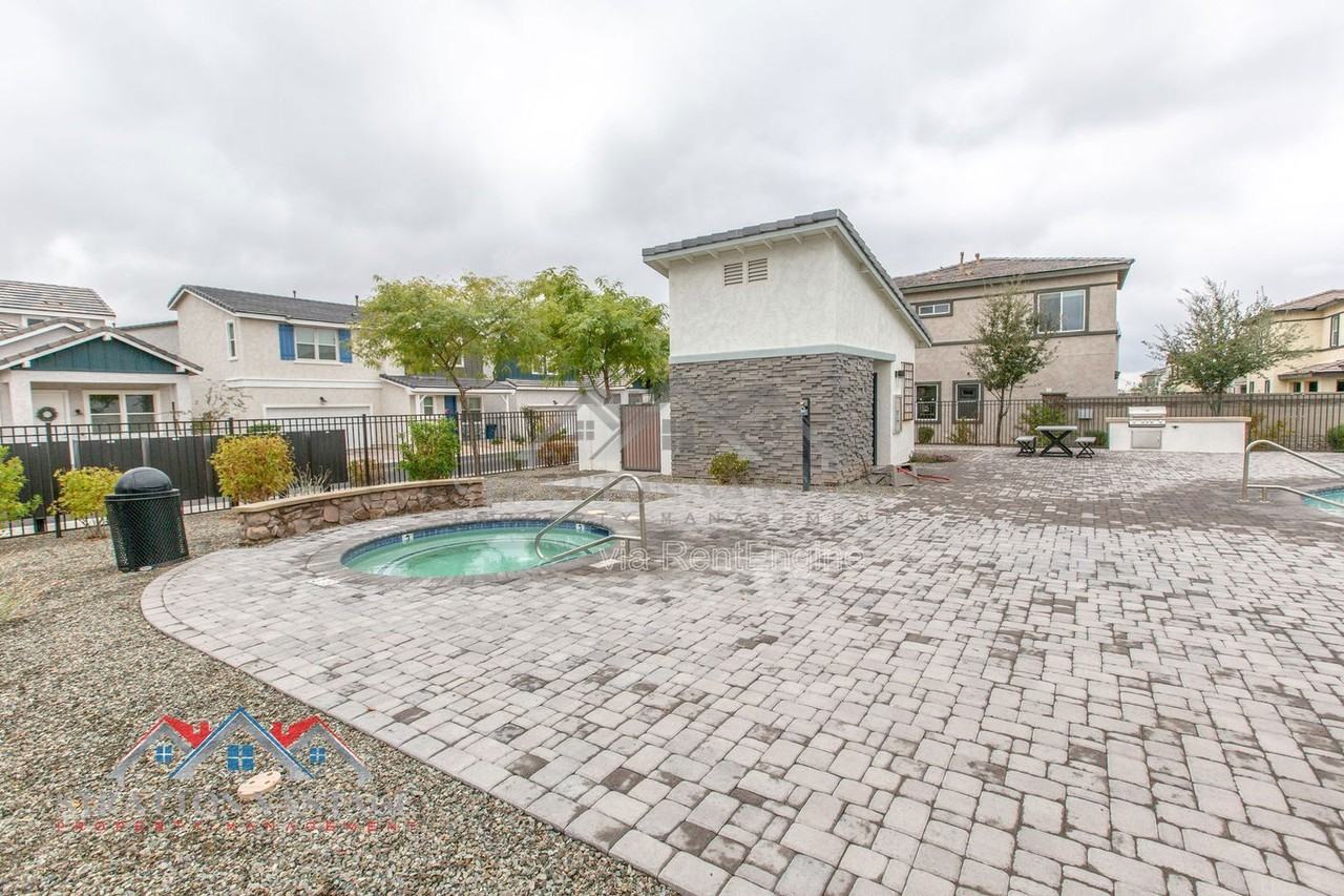 2095 S Saguaro Dr - Photo 5 of 47