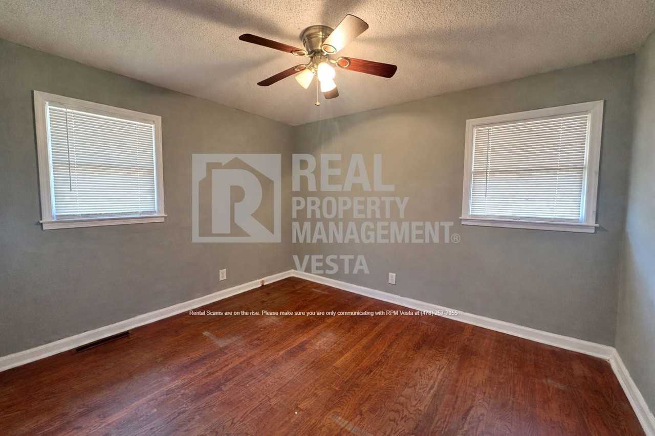 1843 Canterbury Rd - Photo 6 of 11