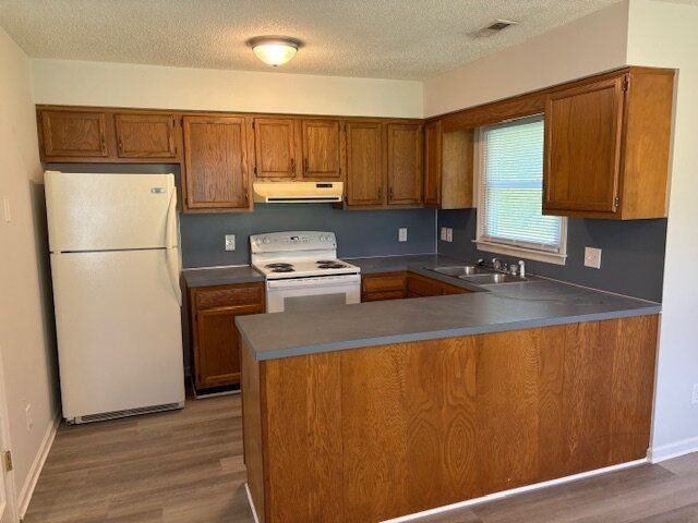 143 W Victoria Ct #A - Photo 2 of 15