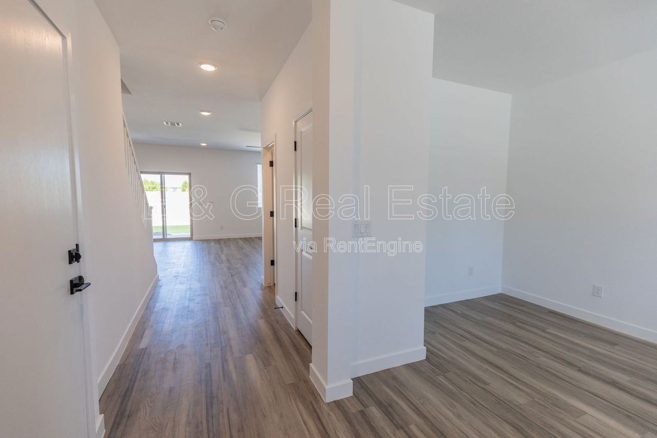 16976 W Diana Ave - Photo 3 of 28