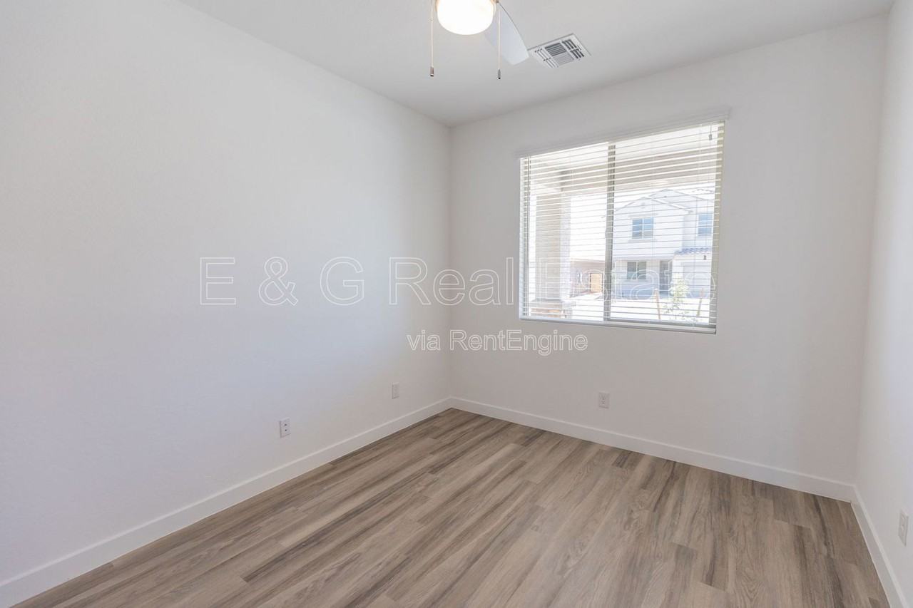 16976 W Diana Ave - Photo 4 of 28