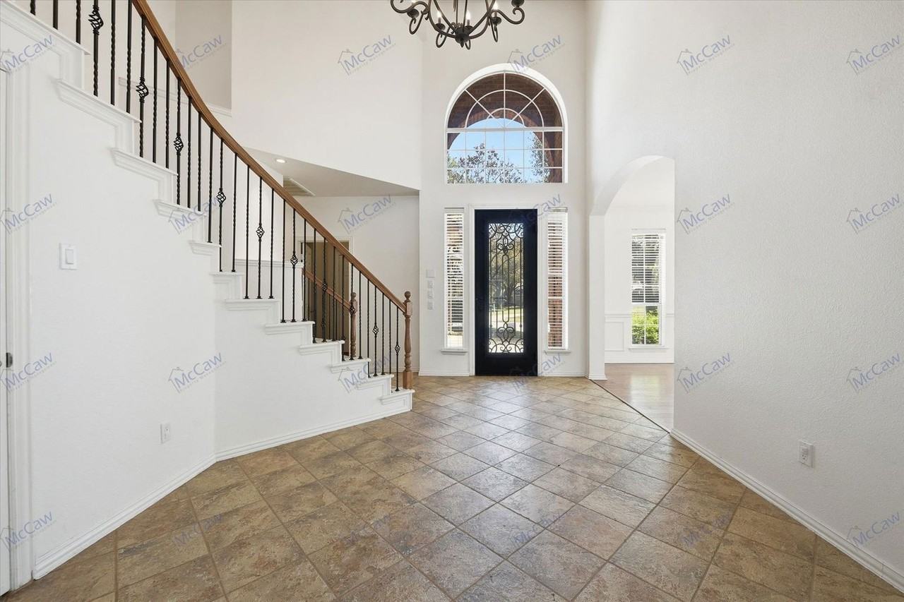 2701 Stone Creek Dr - Photo 3 of 33