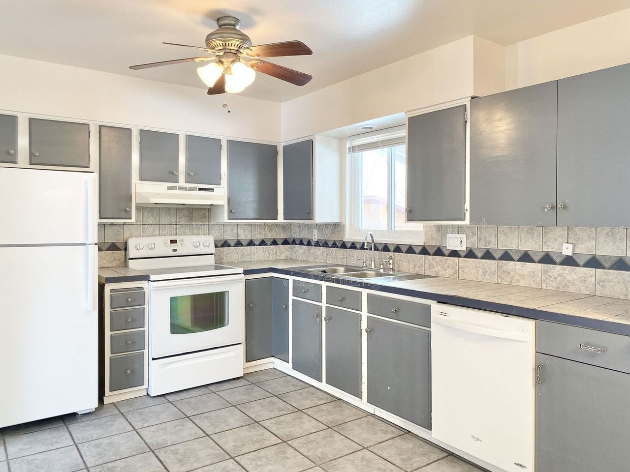 2818 Dusk Dr - Photo 6 of 35