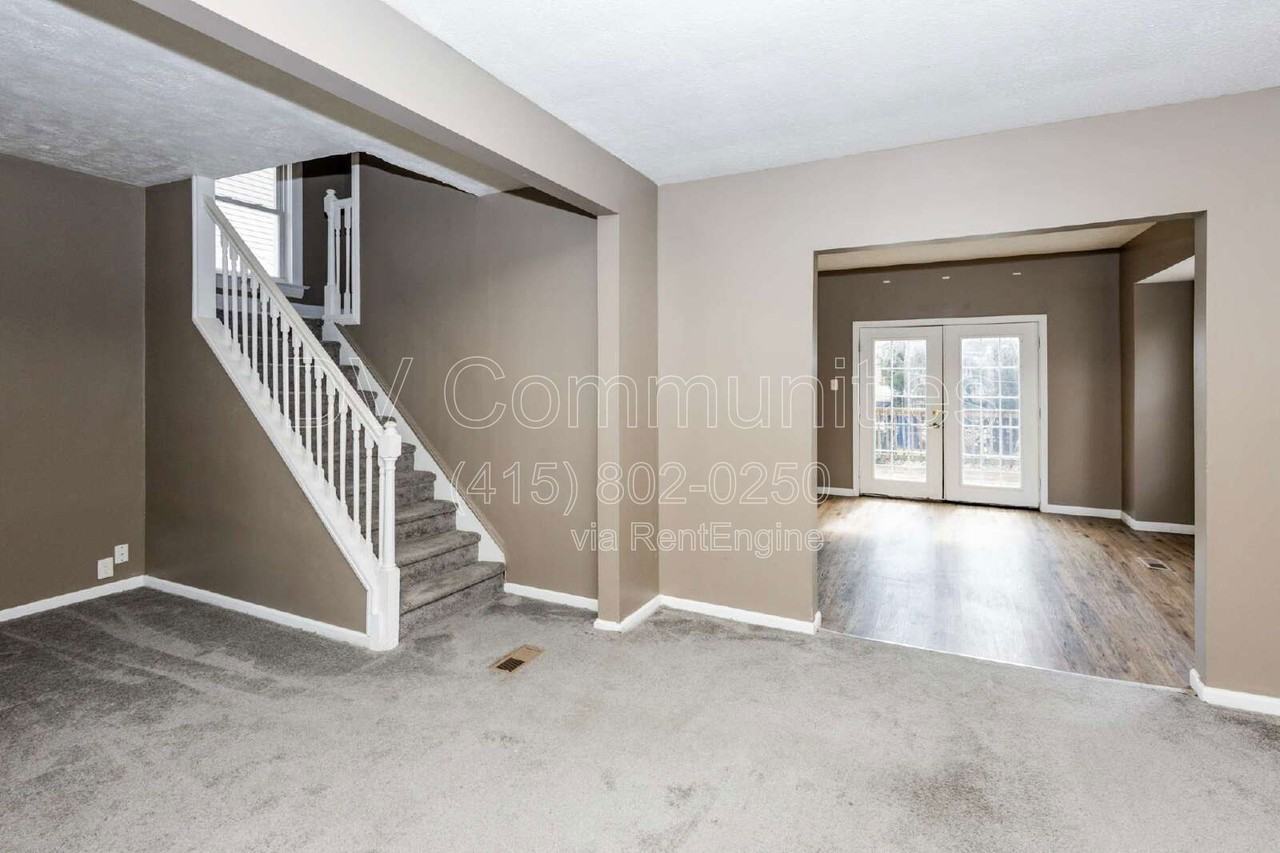 7618 Grand Division Ave - Photo 6 of 19