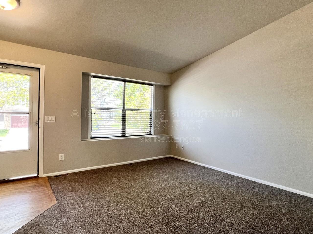 5851 Granby Hill Dr - Photo 5 of 38