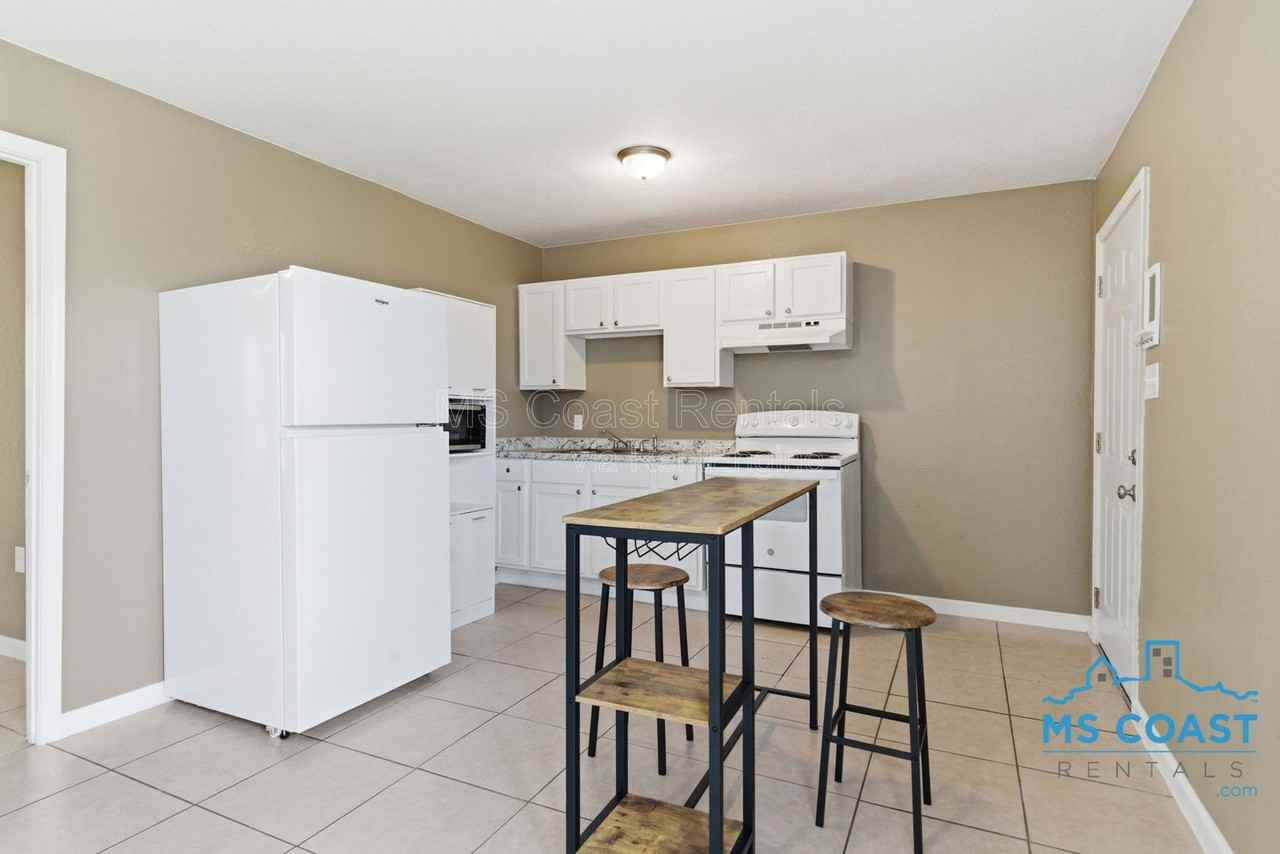 6430 Jasmine St #A4 - Photo 3 of 16