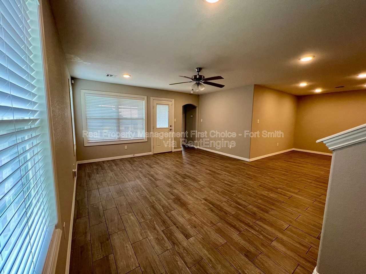 6623 Leightyn Ln - Photo 2 of 19