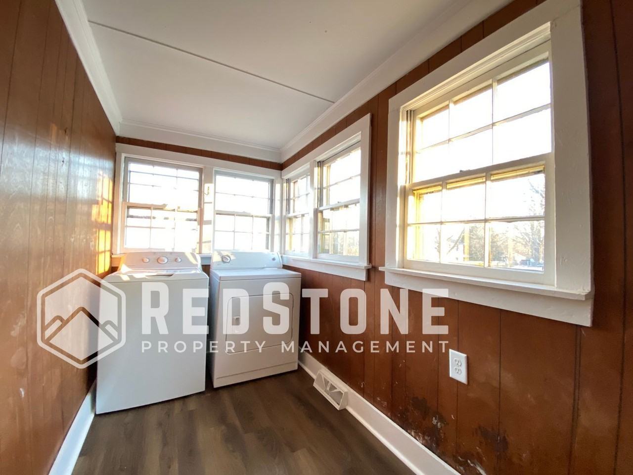 416 Cleveland Ct - Photo 7 of 24