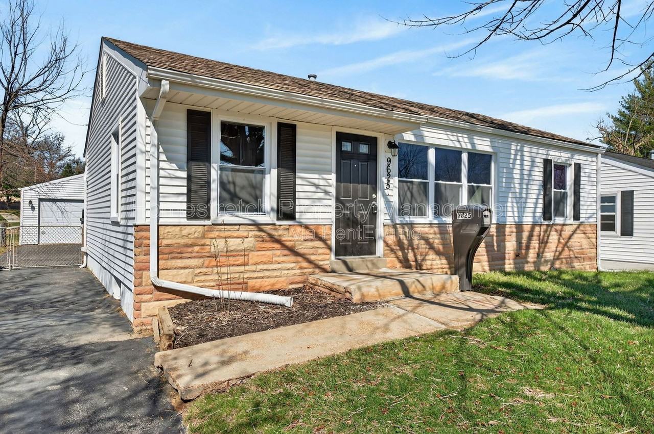 9625 Theodosia Ave - Photo 4 of 46